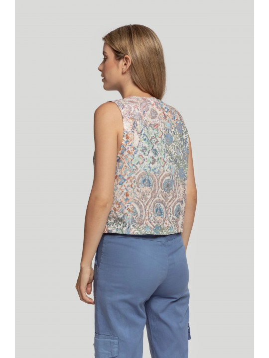 Chaleco celeste estampado