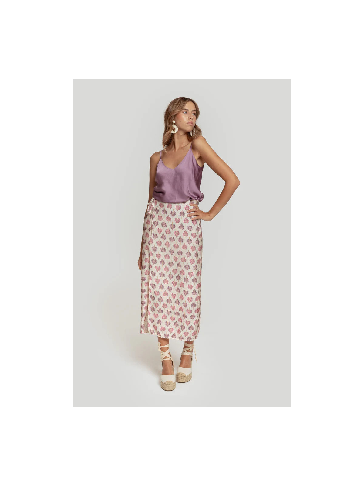 Falda midi estampado hojas