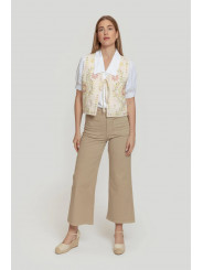 Chaleco beige bordado con lazada