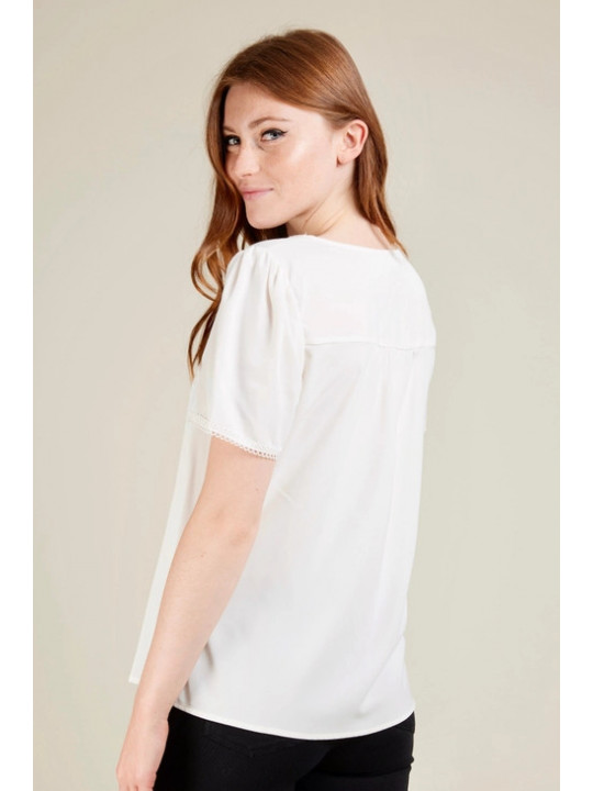 Blusa manga corta con encaje
