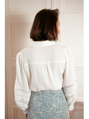 Blusa de gasa blanca