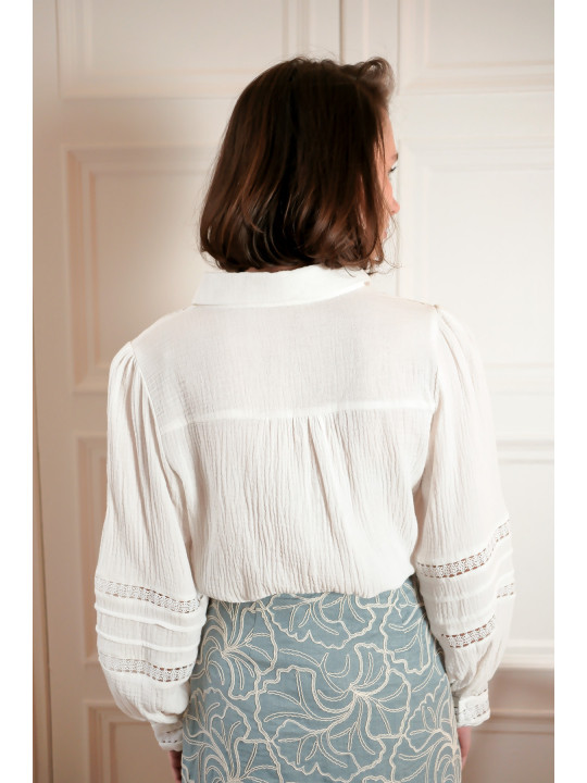 Blusa de gasa blanca