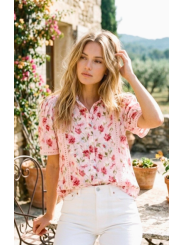 Blusa rosa con flores