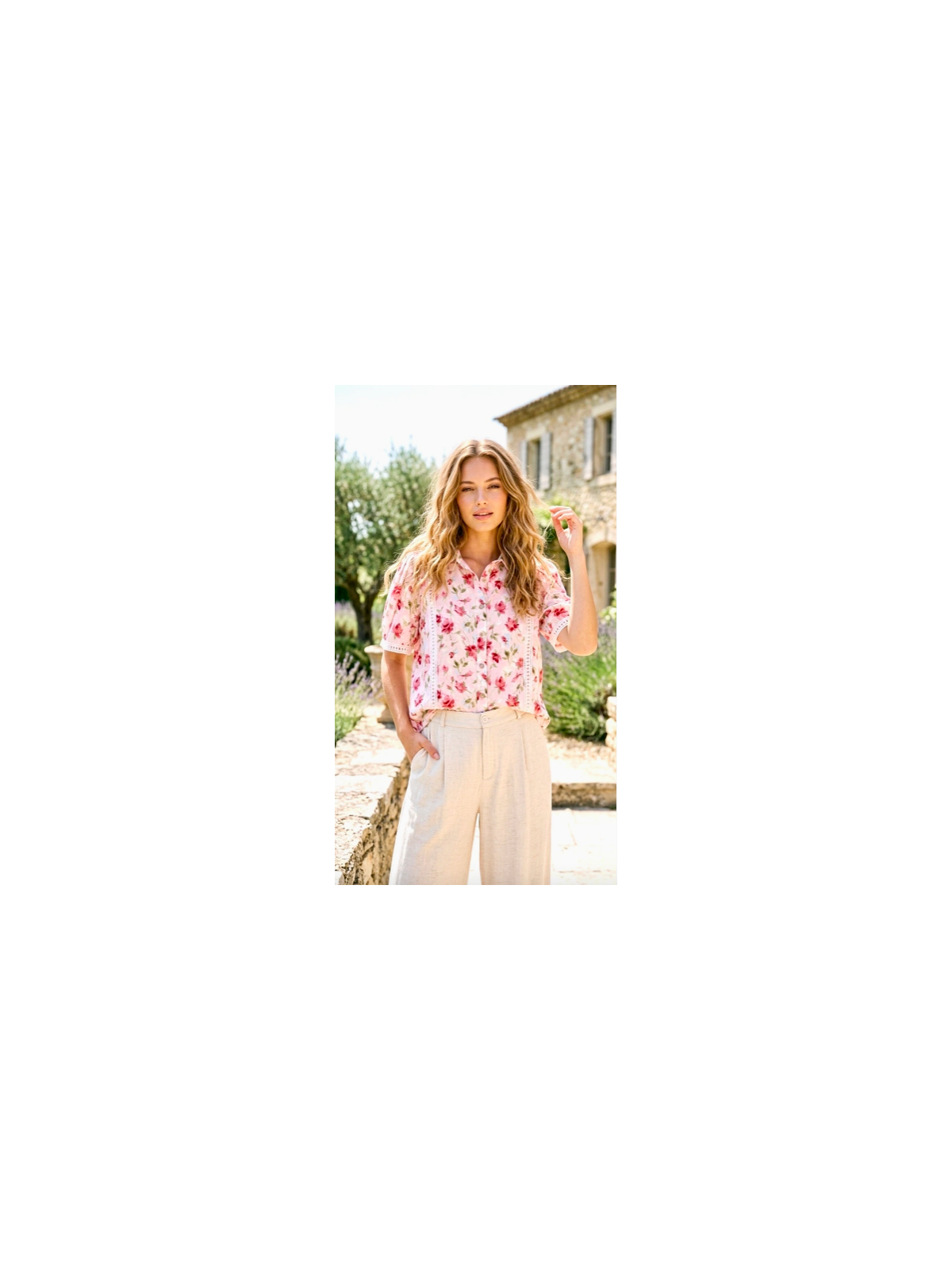 Blusa rosa con flores