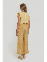 pantalon largo mostaza